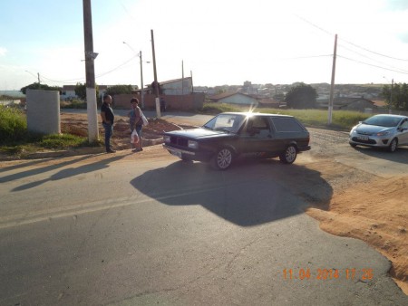 Vereador Edivaldo fiscaliza obra de galerias  de águas pluviais no Orestes Ongaro.